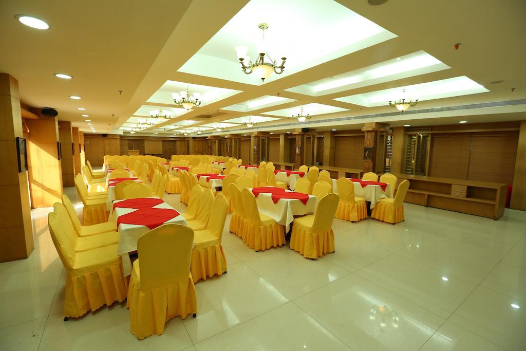 Pattom Royal Hotel Thiruvananthapuram Exterior photo
