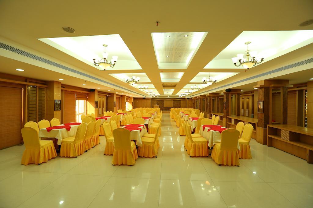 Pattom Royal Hotel Thiruvananthapuram Exterior photo