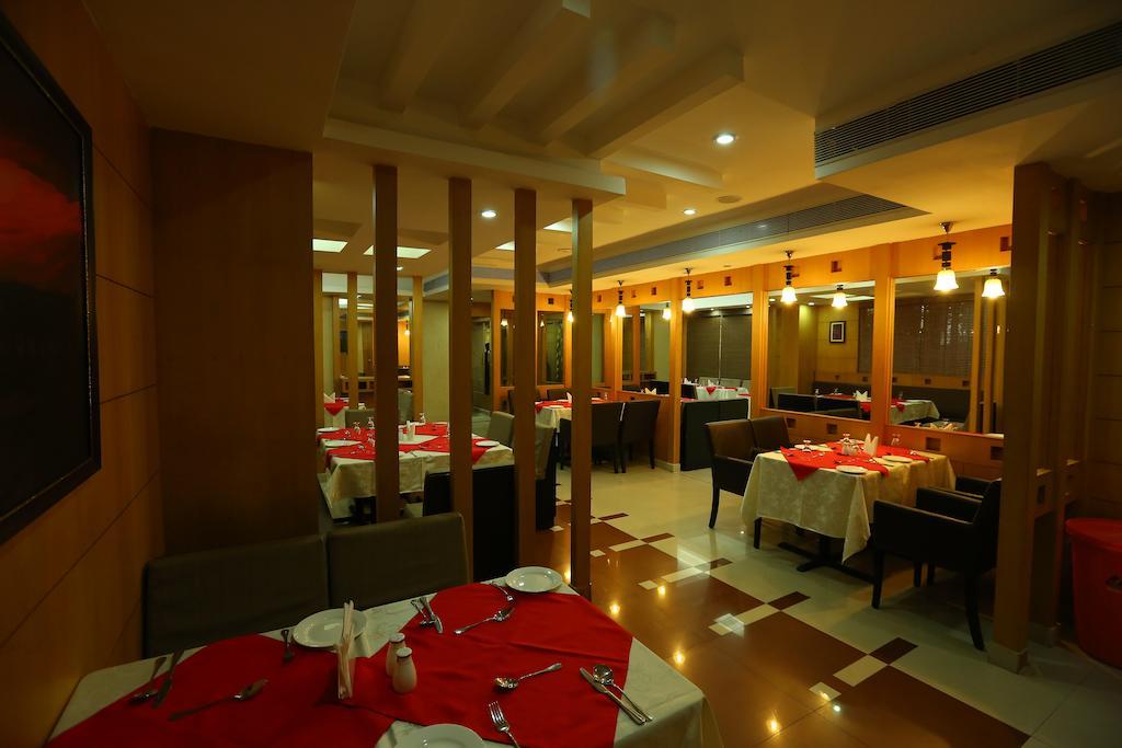 Pattom Royal Hotel Thiruvananthapuram Exterior photo
