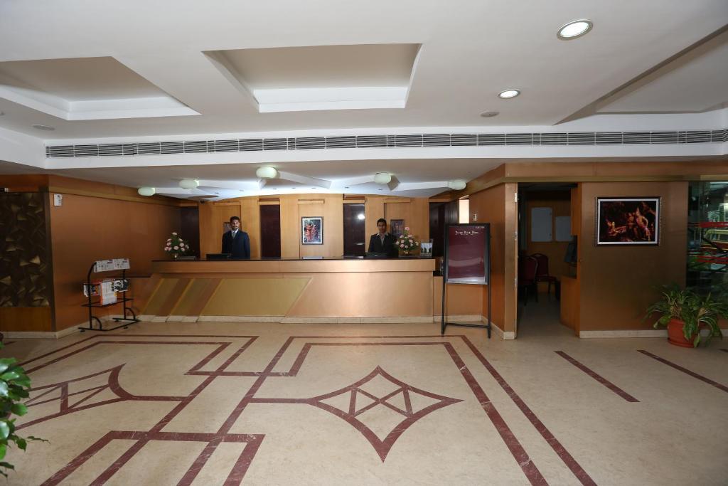 Pattom Royal Hotel Thiruvananthapuram Exterior photo